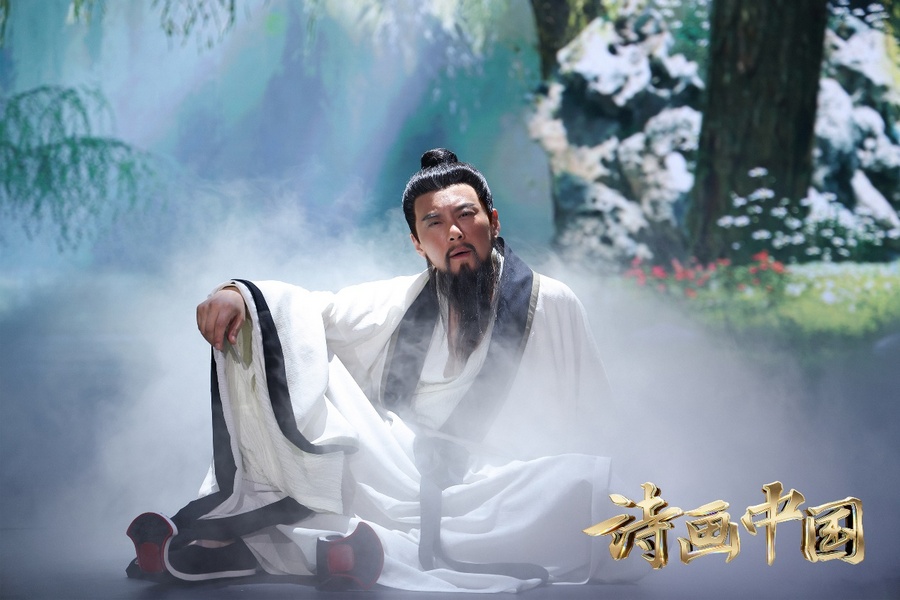 戴帽子的男人在雪地上中度可信度描述已自动生成